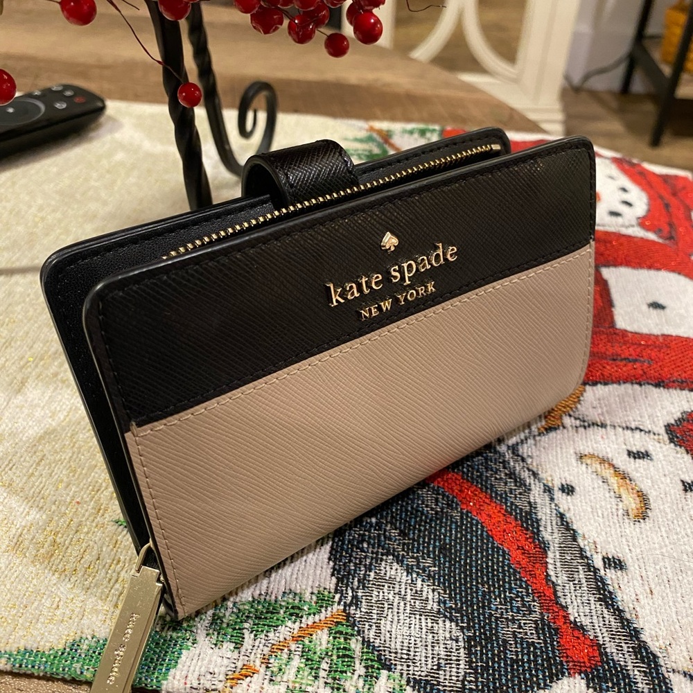 Kate Spade bifold Wallet